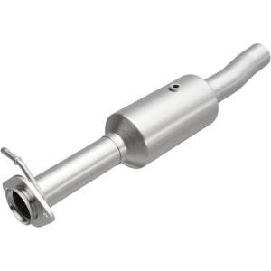 Magnaflow - Magnaflow 09-10 Ford F-550 Super Duty V10 6.8L Rear Underbody Direct Fit Catalytic Converter - 280434 - Image 1