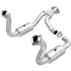 Magnaflow - Magnaflow Conv DF 08-10 Ford F-250/F-250 SD/F-350/F-350 SD 5.4L/6.8L / F-450 SD 6.8L Y-Pipe Assembly - 51760 - Image 1