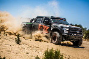 FOX - FOX 17 Ford F250/F350 2.0 Performance Series 12.6in Smooth Body IFP Rear Shock /1.5-3.5in lift - 985-24-152 - Image 9